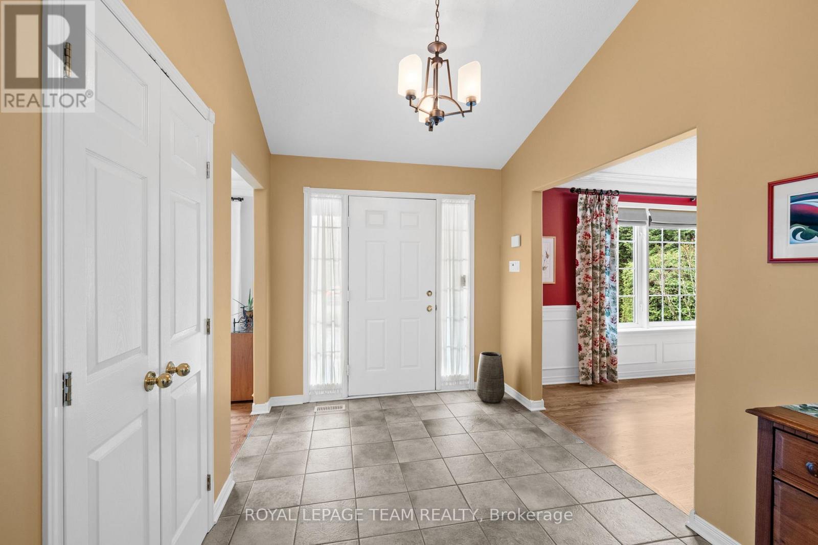 6461 Waddion Drive, Ottawa, Ontario  K4P 1E7 - Photo 4 - X13042862