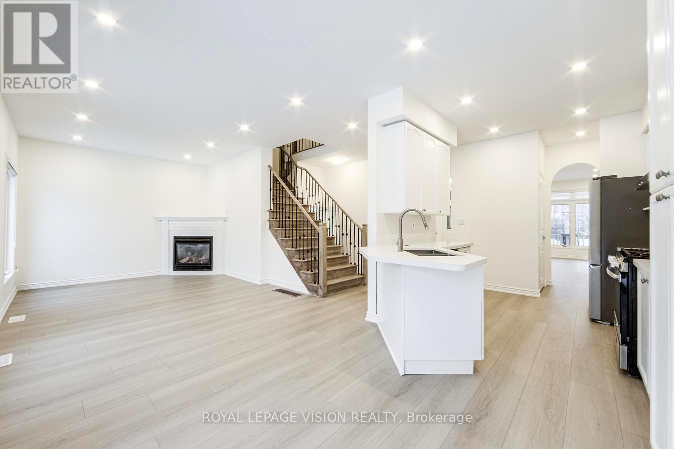 124 Alfred Paterson Drive, Markham, Ontario  L6E 1L5 - Photo 18 - N12996504