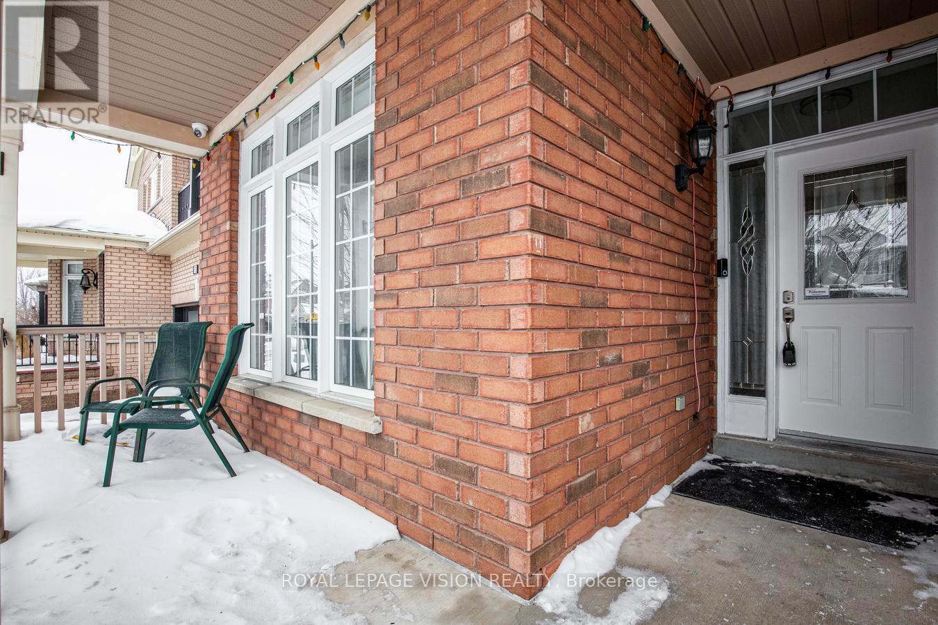 124 Alfred Paterson Drive, Markham, Ontario  L6E 1L5 - Photo 2 - N12996504