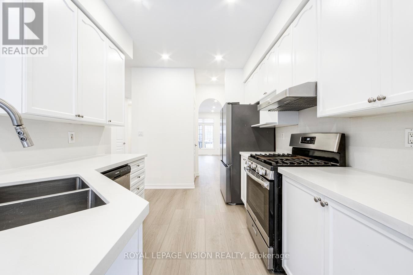 124 Alfred Paterson Drive, Markham, Ontario  L6E 1L5 - Photo 20 - N12996504