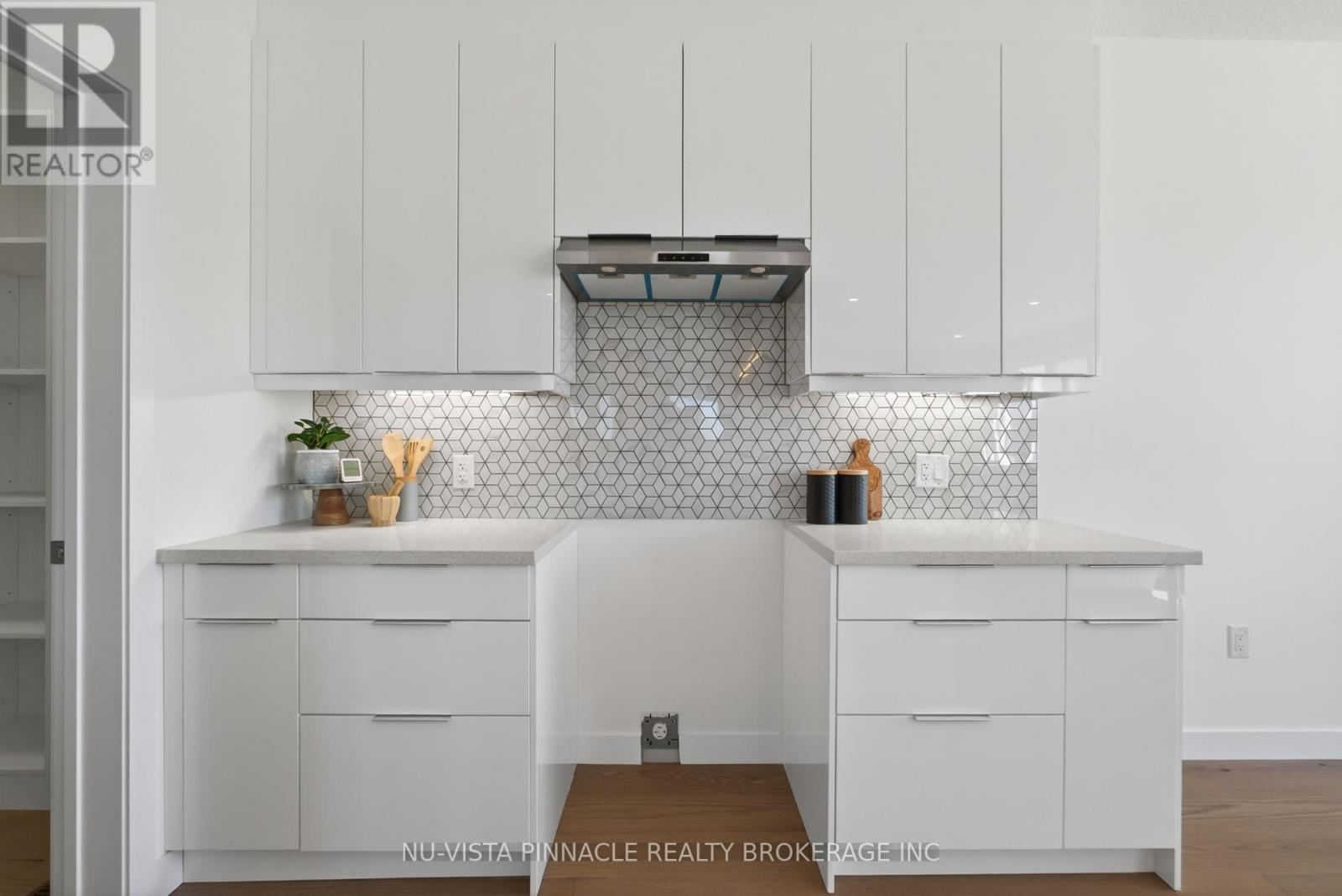 236 Greene Street, South Huron, Ontario  N0M 1S3 - Photo 14 - X12954856