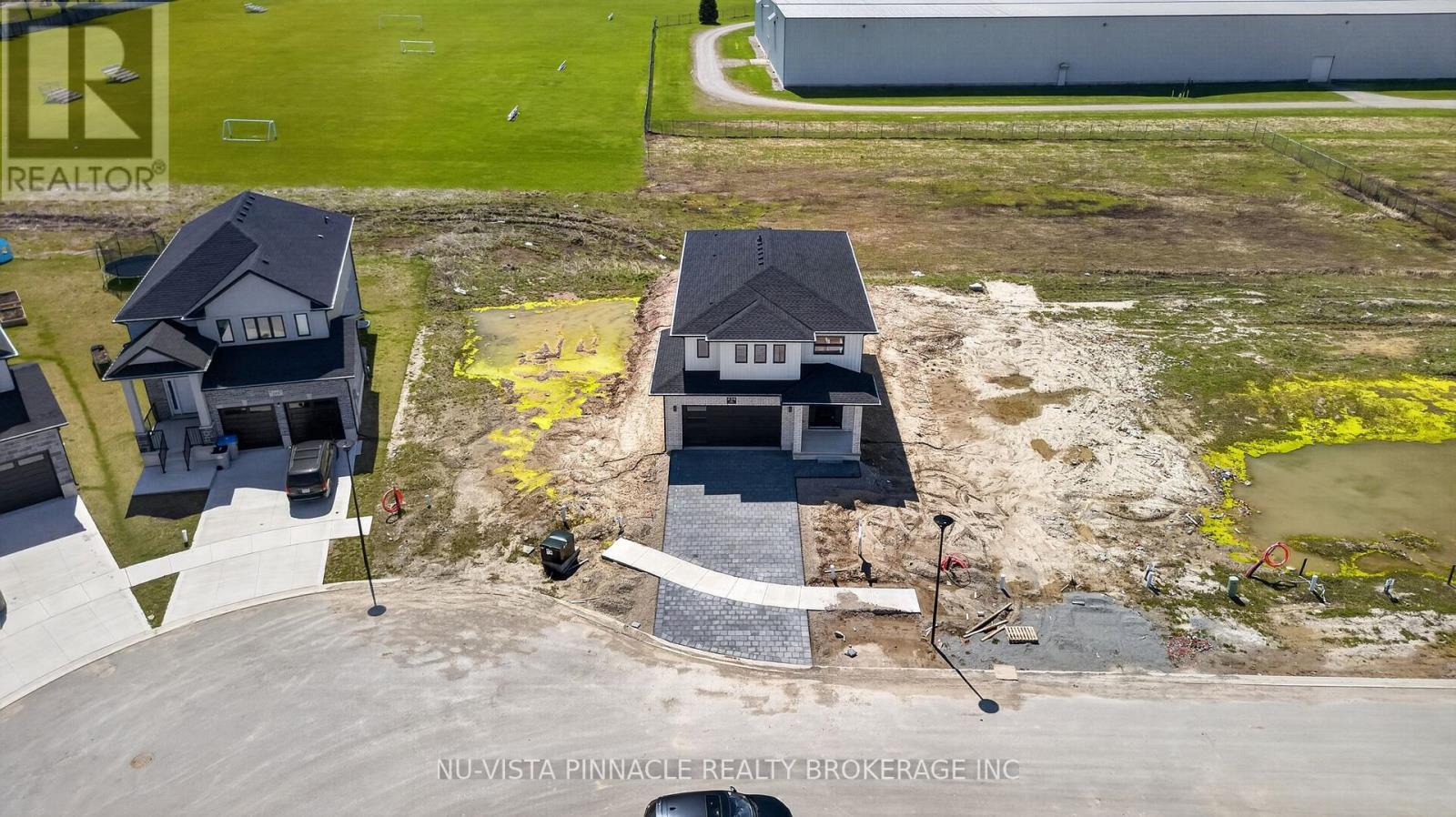 236 Greene Street, South Huron, Ontario  N0M 1S3 - Photo 2 - X12954856