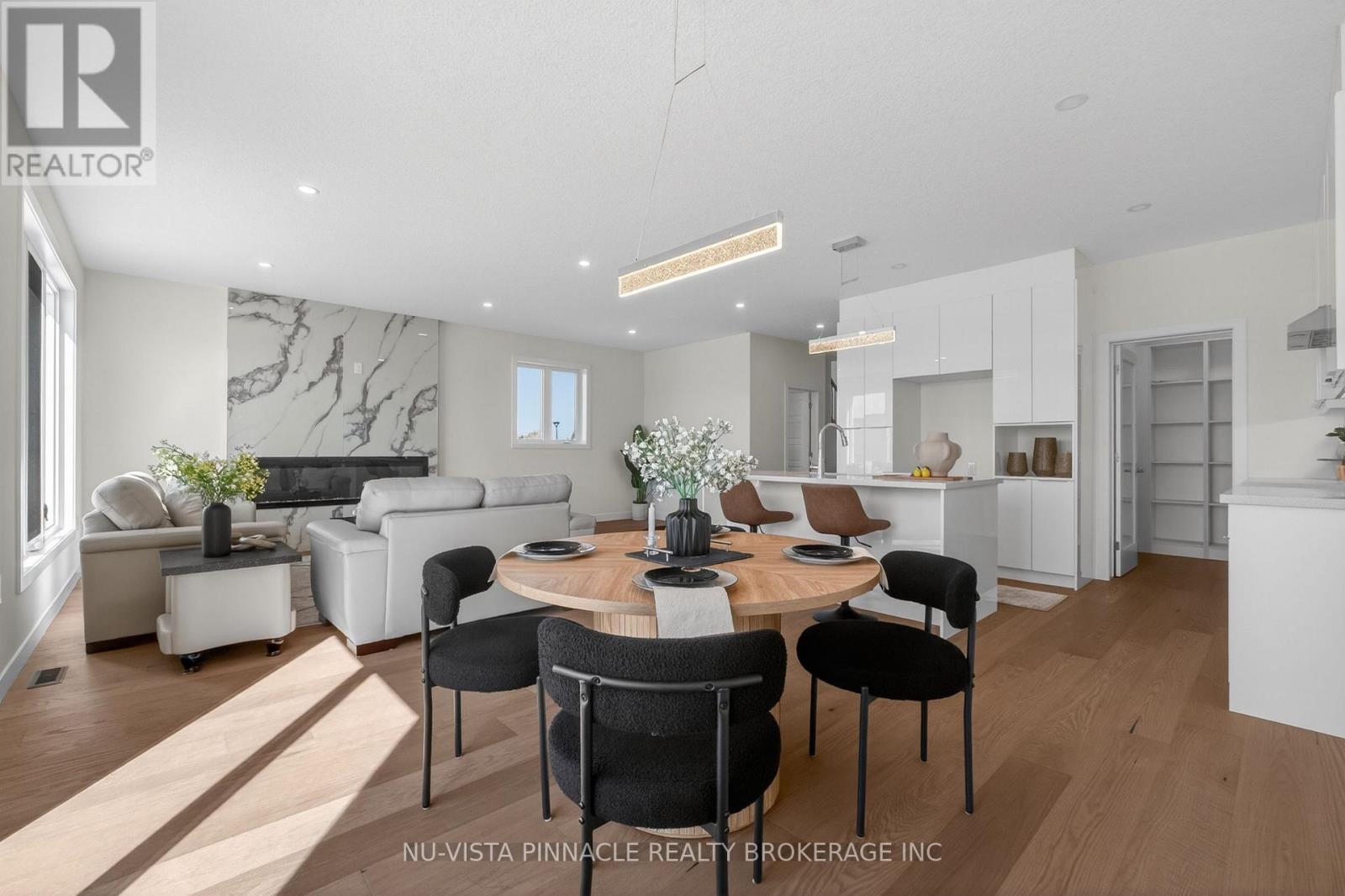 236 Greene Street, South Huron, Ontario  N0M 1S3 - Photo 7 - X12954856