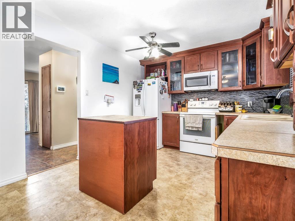 5502 45 Avenue, Taber, Alberta  T1G 1C4 - Photo 5 - A2303973