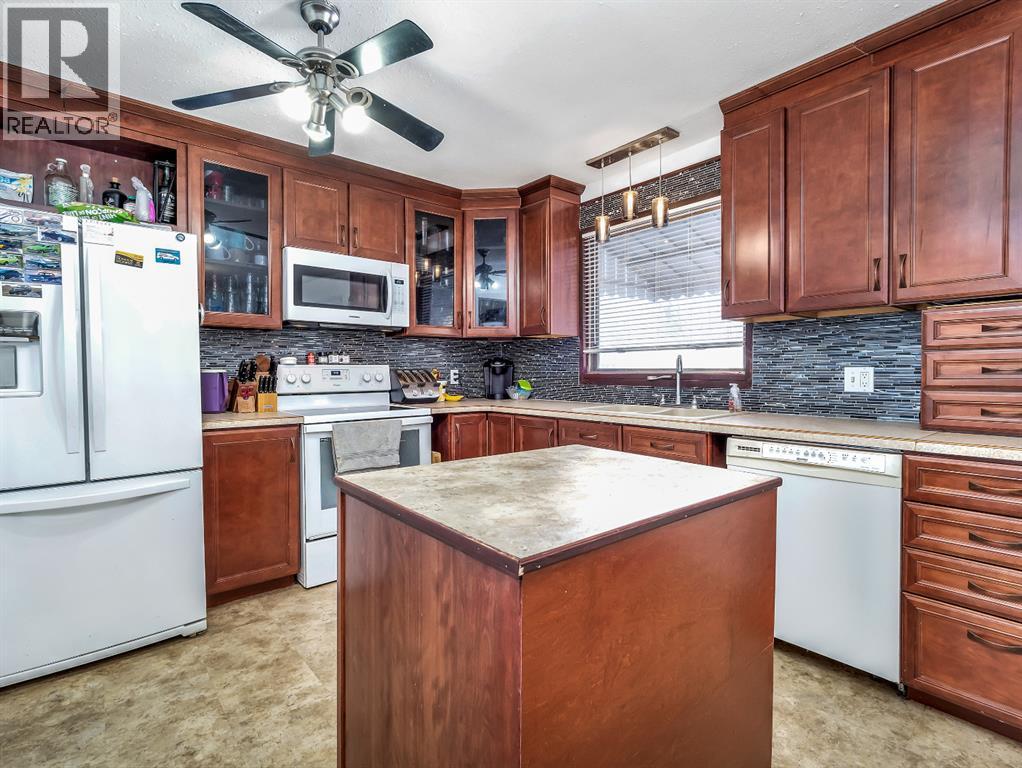 5502 45 Avenue, Taber, Alberta  T1G 1C4 - Photo 4 - A2303973