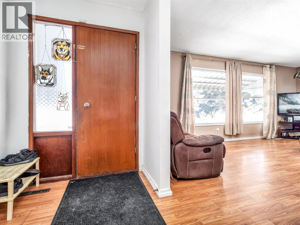 5502 45 Avenue, Taber, Alberta  T1G 1C4 - Photo 8 - A2303973