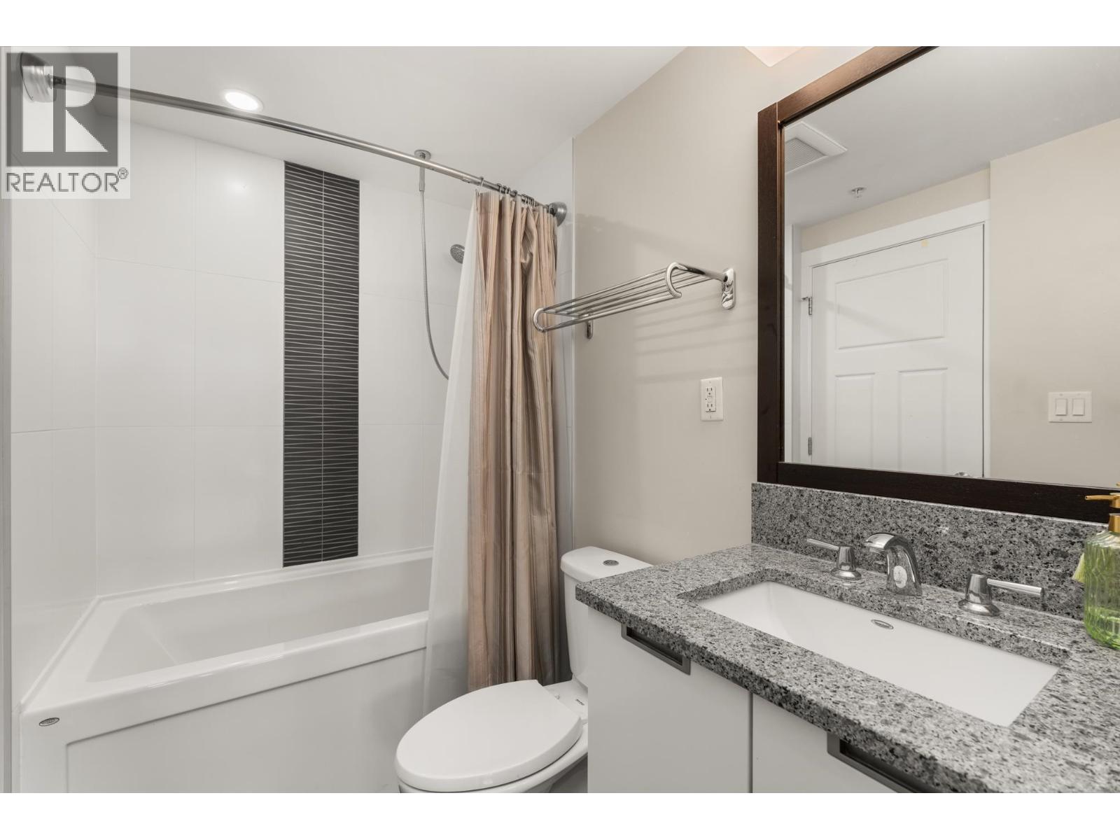 802 2968 Glen Drive, Coquitlam, British Columbia  V3B 0C4 - Photo 17 - R3115620