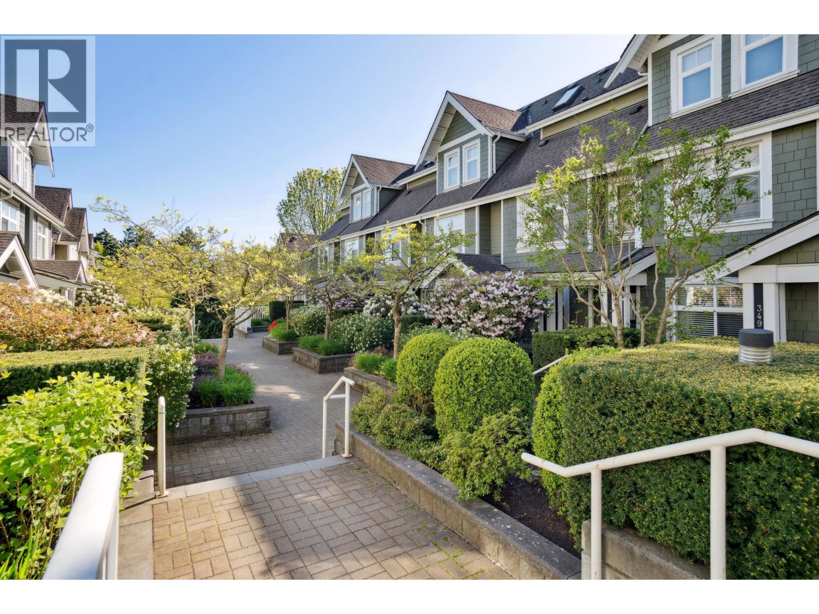 7411 Columbia Street, Vancouver, British Columbia  V5X 4X4 - Photo 1 - R3115638