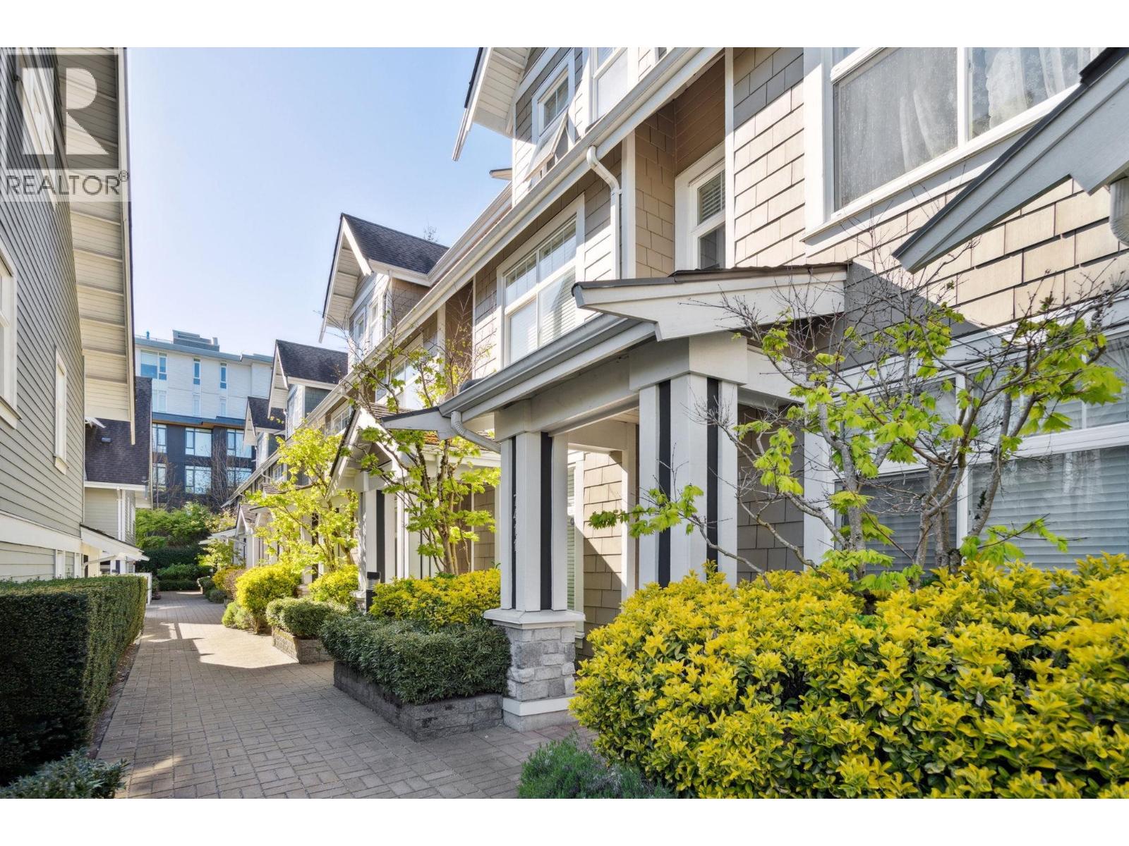 7411 Columbia Street, Vancouver, British Columbia  V5X 4X4 - Photo 2 - R3115638