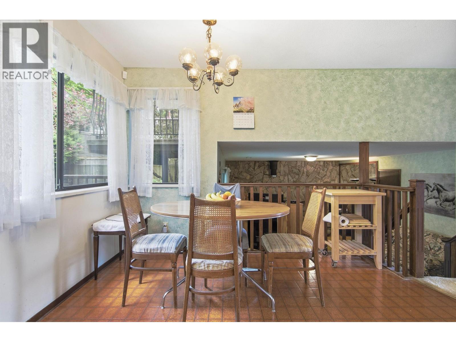 1215 Cypress Place, Port Moody, British Columbia  V3H 3Y7 - Photo 8 - R3115637