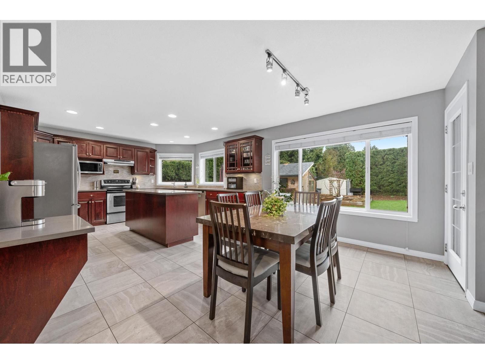 19386 123 Avenue, Pitt Meadows, British Columbia  V3Y 2K3 - Photo 14 - R3111112