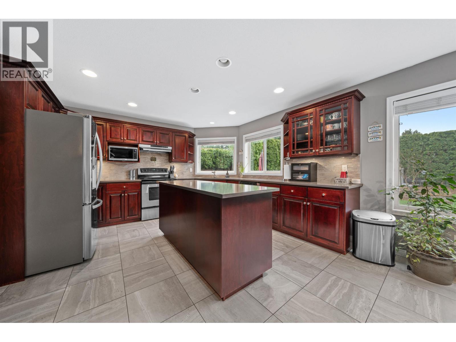 19386 123 Avenue, Pitt Meadows, British Columbia  V3Y 2K3 - Photo 10 - R3111112