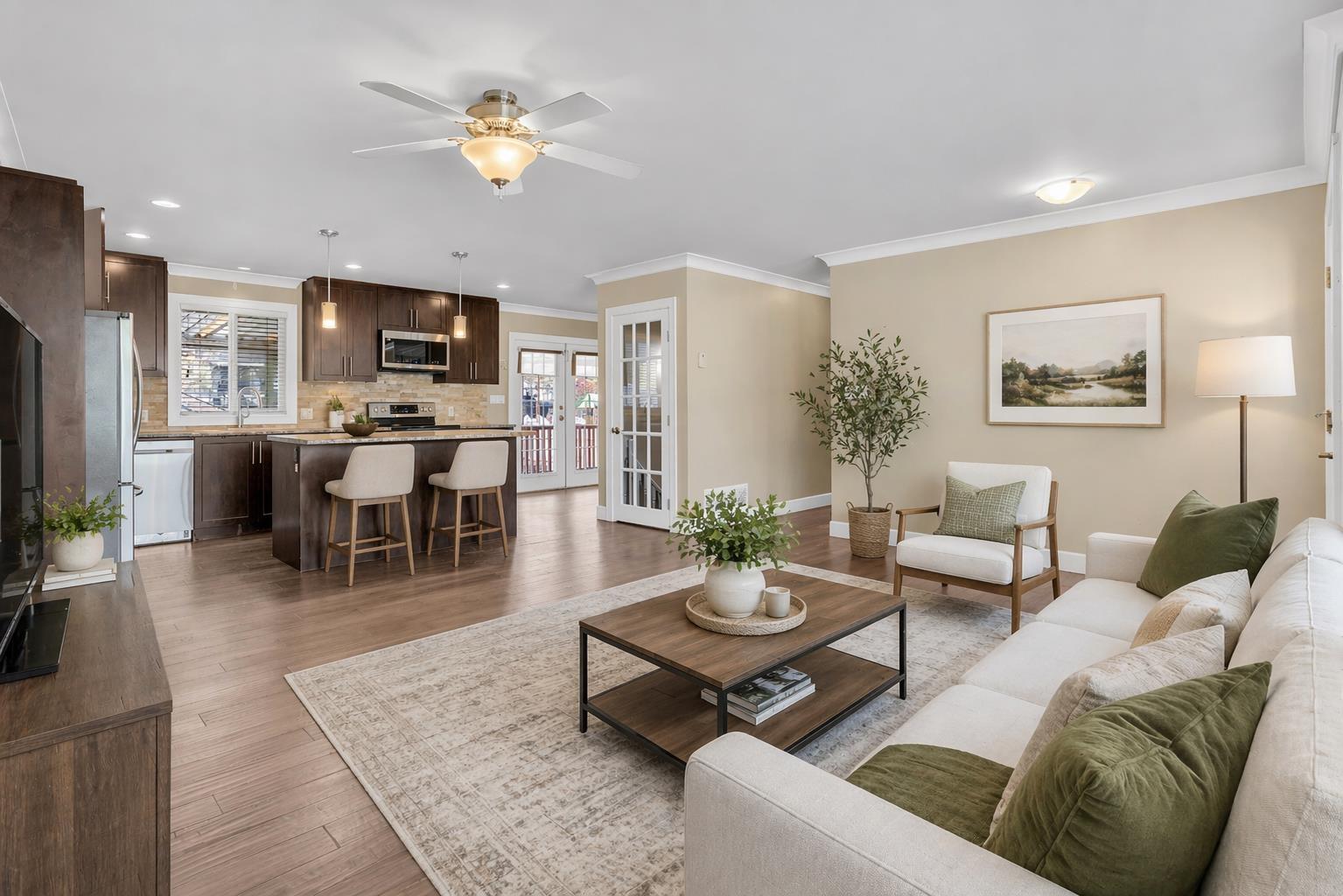 14682 111 Avenue, Surrey, British Columbia  V3R 2C4 - Photo 3 - R3114492