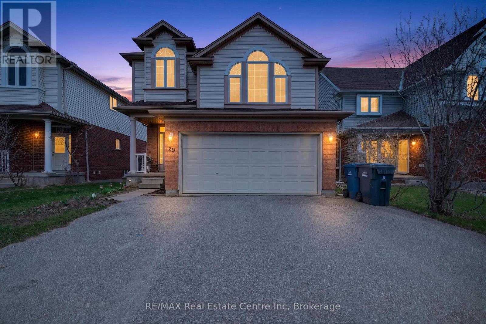 29 Milson Crescent, Guelph, Ontario  N1C 1G9 - Photo 3 - X13042832