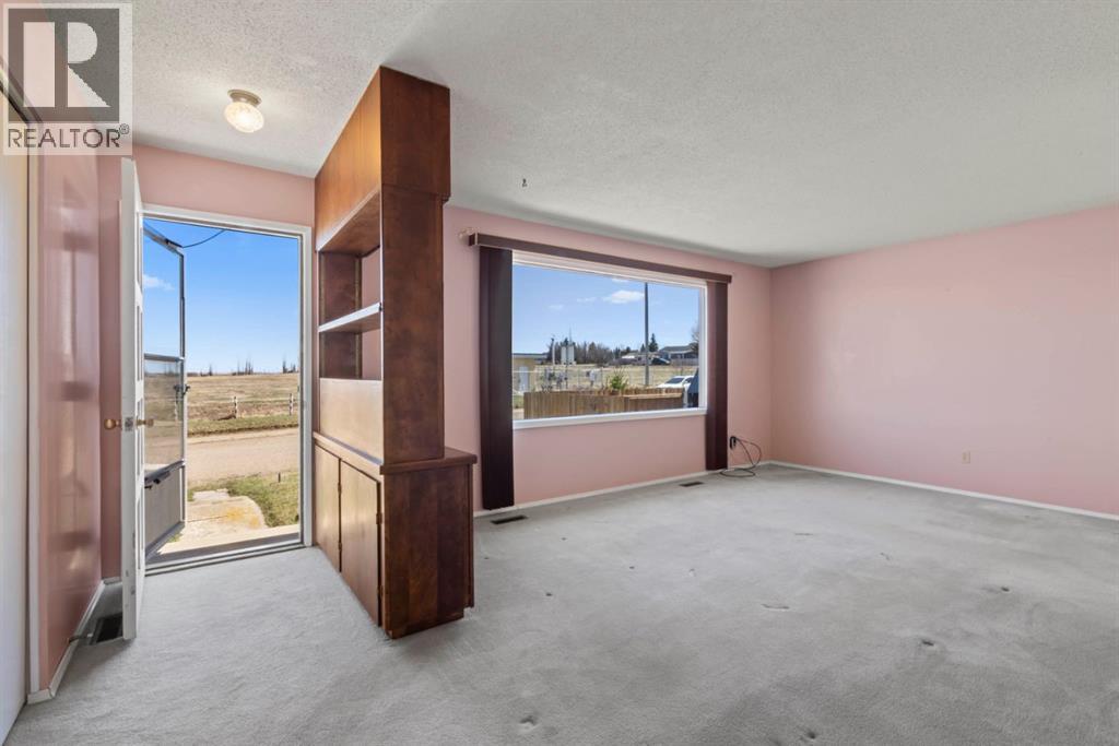 335 1 Street, Irricana, Alberta  T0M 1B0 - Photo 4 - A2303388