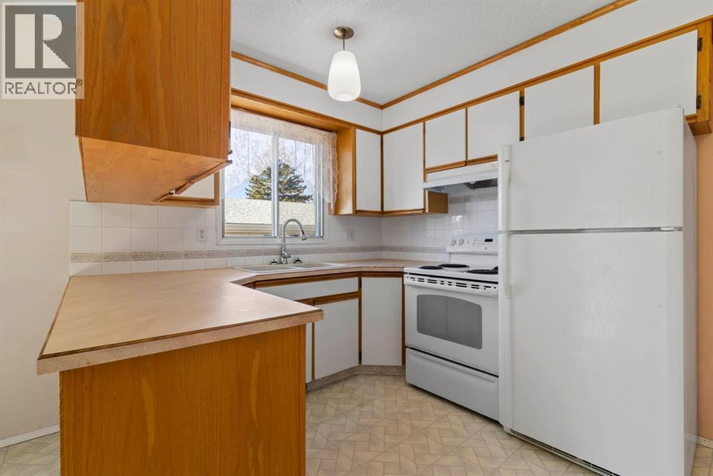 335 1 Street, Irricana, Alberta  T0M 1B0 - Photo 8 - A2303388