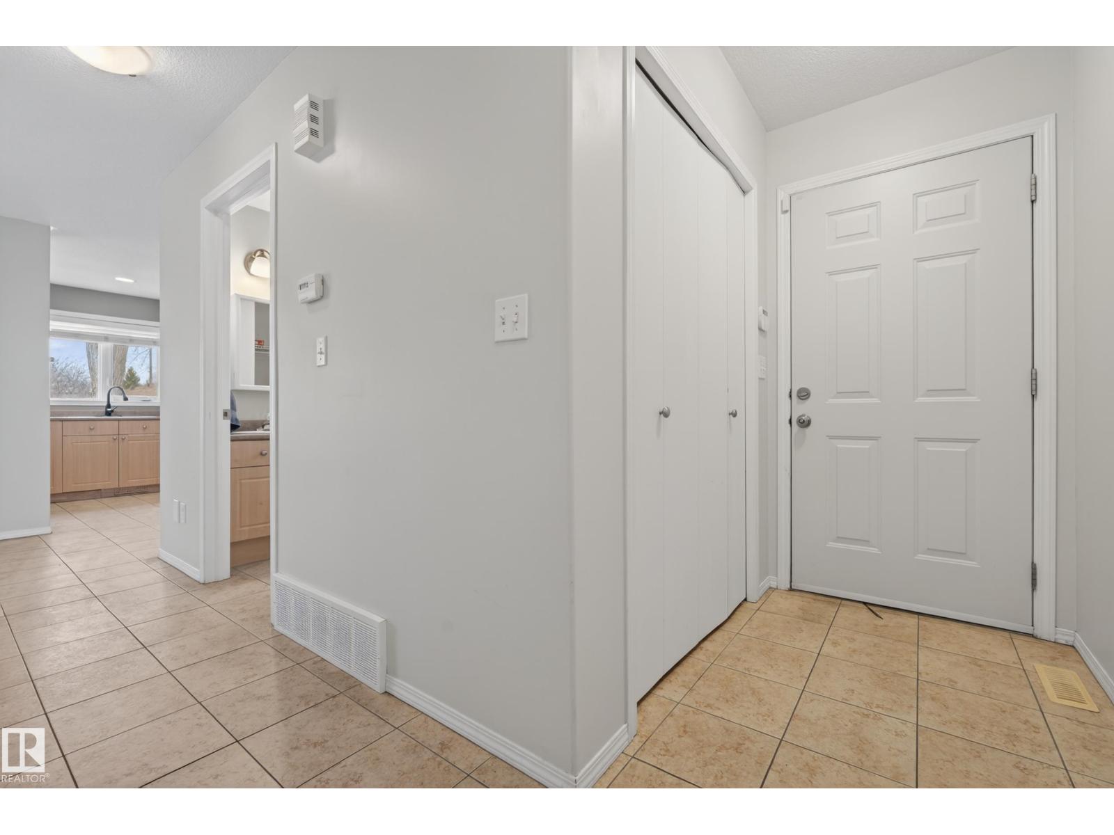 8721 88 Av Nw, Edmonton, Alberta  T6C 1J4 - Photo 18 - E4484132