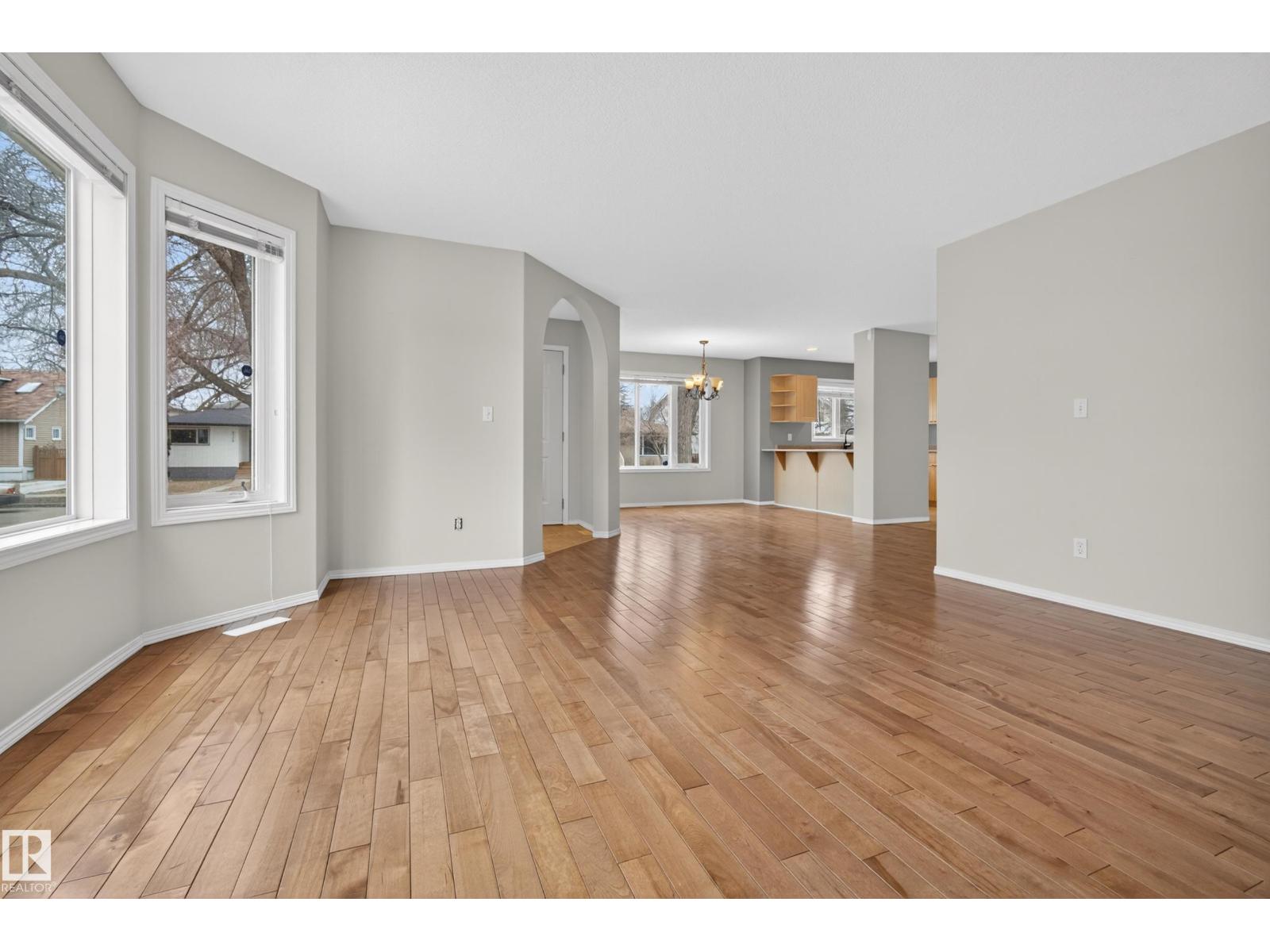 8721 88 Av Nw, Edmonton, Alberta  T6C 1J4 - Photo 8 - E4484132