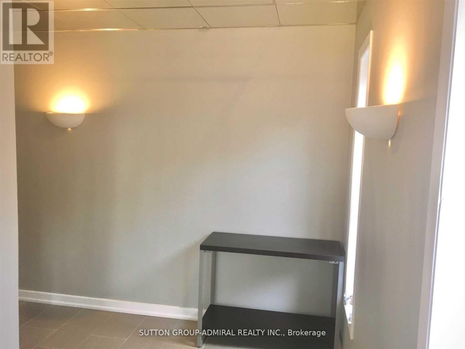 Main Fl - 4 Nootka Crescent, Toronto, Ontario  M2H 2X6 - Photo 3 - C13042838