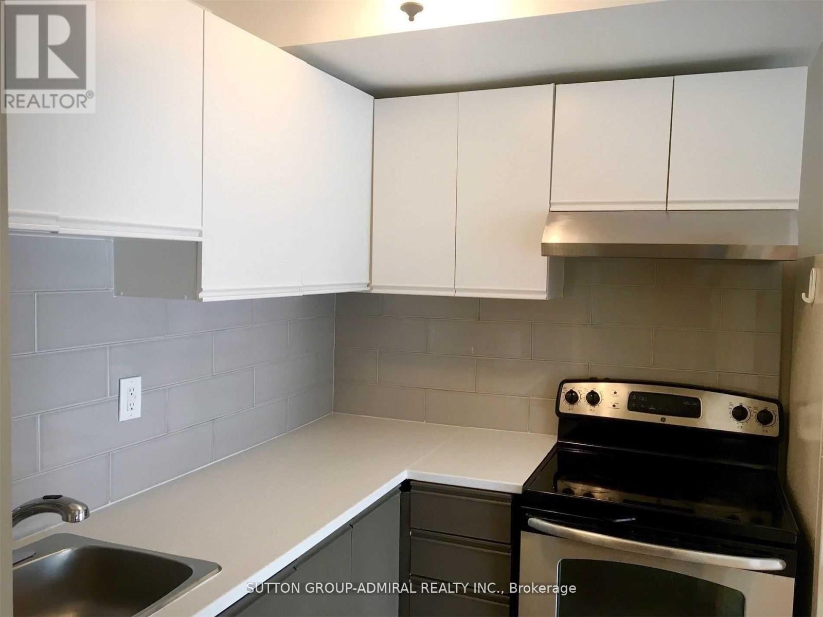 Main Fl - 4 Nootka Crescent, Toronto, Ontario  M2H 2X6 - Photo 7 - C13042838