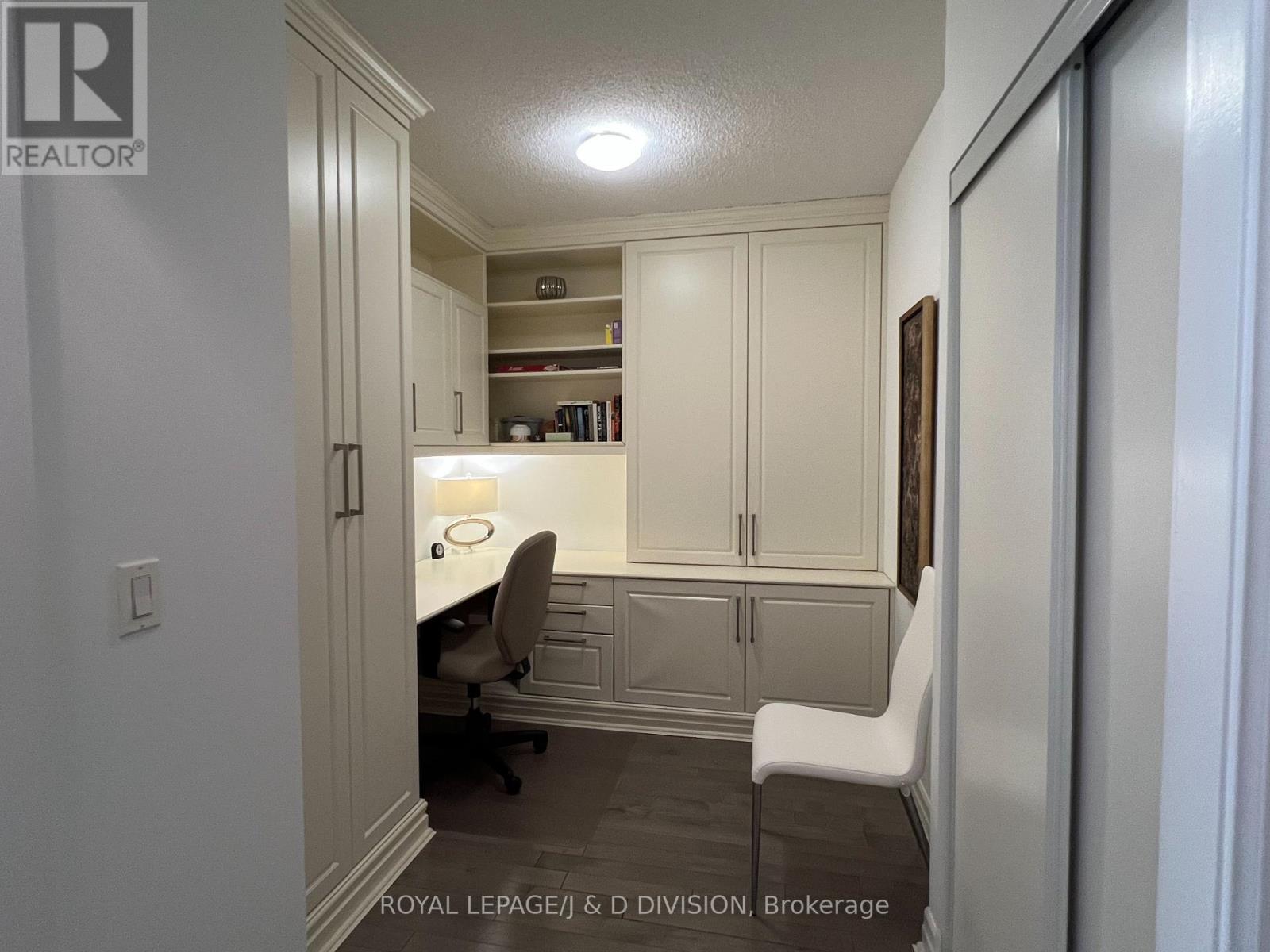 1204 - 8 Scollard Street, Toronto, Ontario  M5R 1M2 - Photo 6 - C13042870