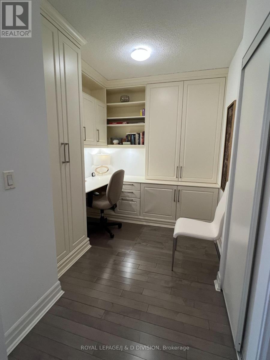 1204 - 8 Scollard Street, Toronto, Ontario  M5R 1M2 - Photo 7 - C13042870