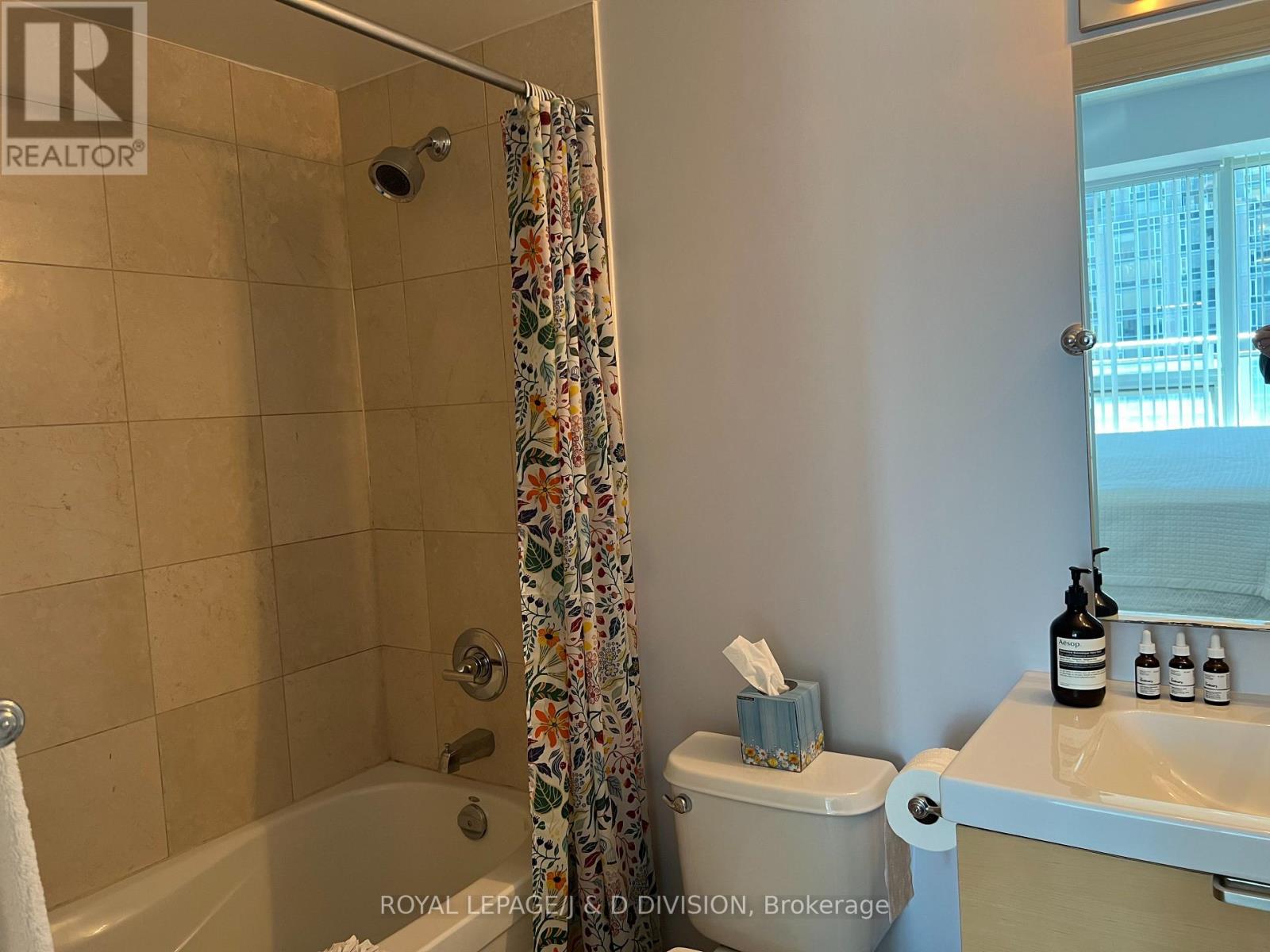 1204 - 8 Scollard Street, Toronto, Ontario  M5R 1M2 - Photo 8 - C13042870