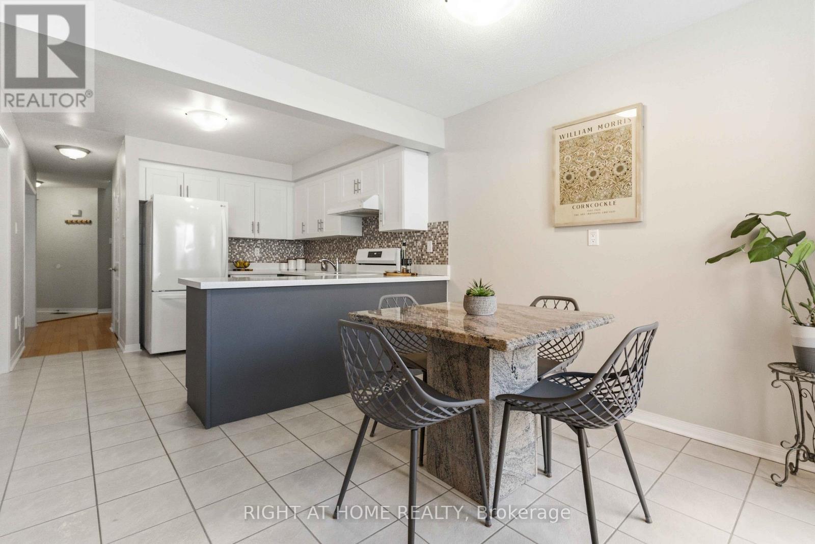 39 Davies Crescent, Whitby, Ontario  L1N 8X4 - Photo 12 - E13042800