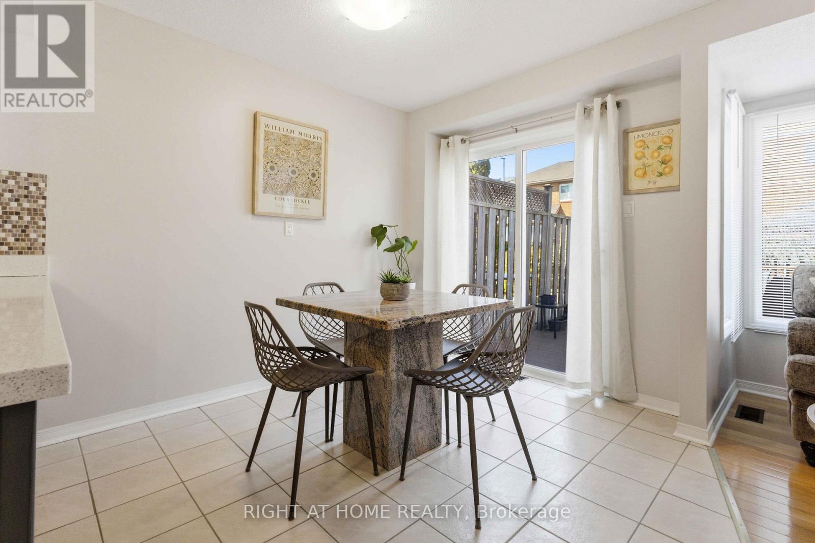 39 Davies Crescent, Whitby, Ontario  L1N 8X4 - Photo 13 - E13042800