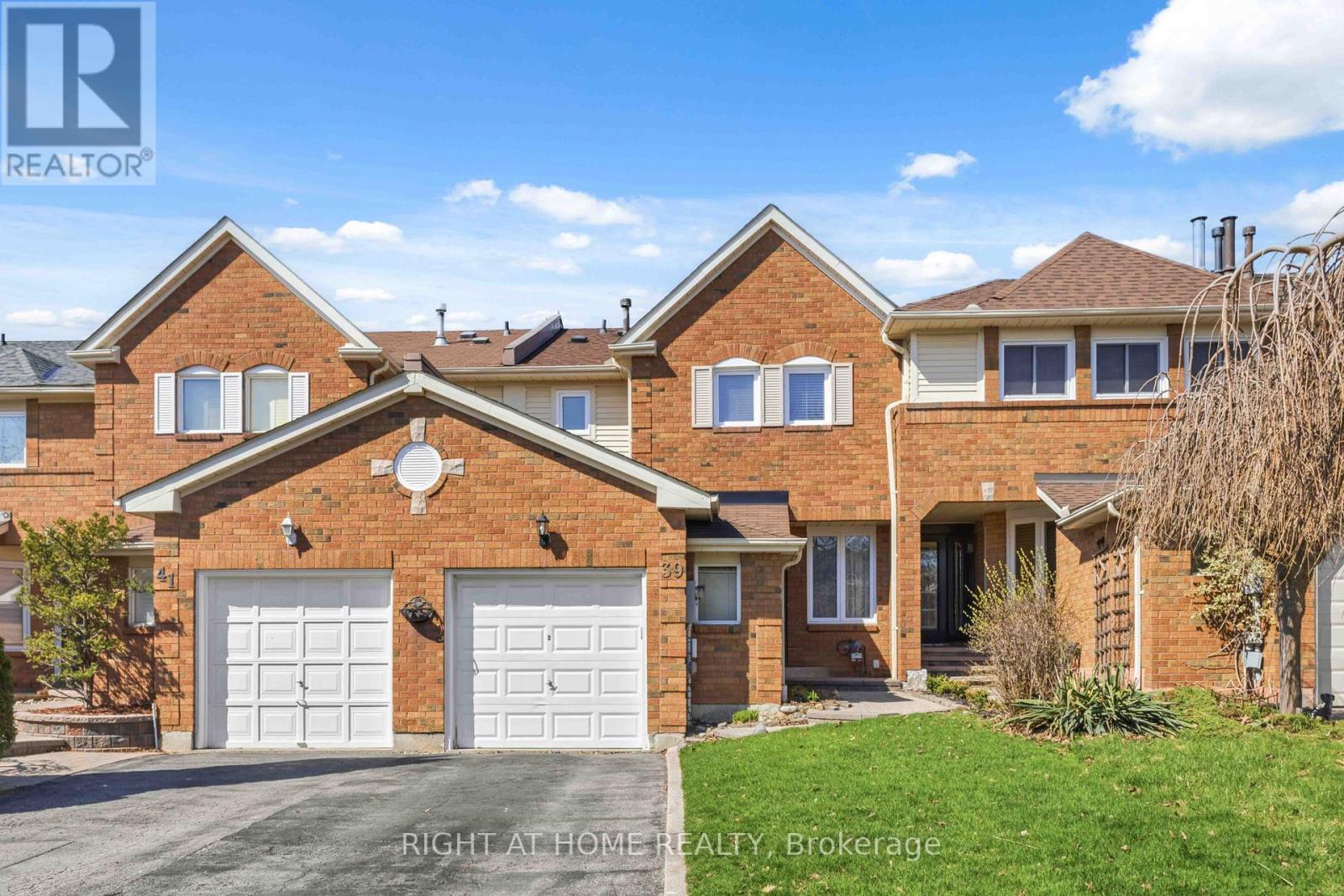 39 Davies Crescent, Whitby, Ontario  L1N 8X4 - Photo 2 - E13042800