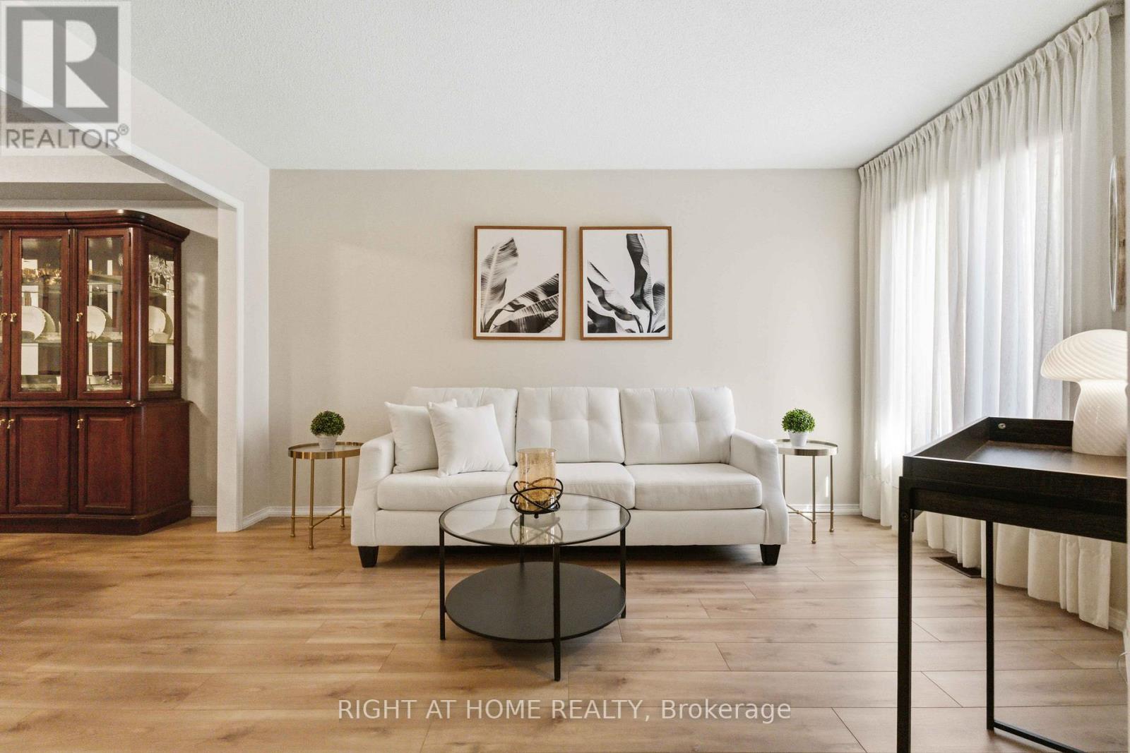 39 Davies Crescent, Whitby, Ontario  L1N 8X4 - Photo 3 - E13042800