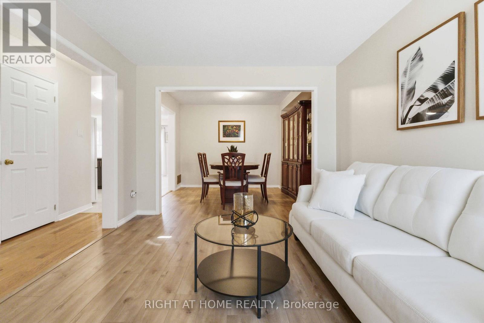 39 Davies Crescent, Whitby, Ontario  L1N 8X4 - Photo 5 - E13042800