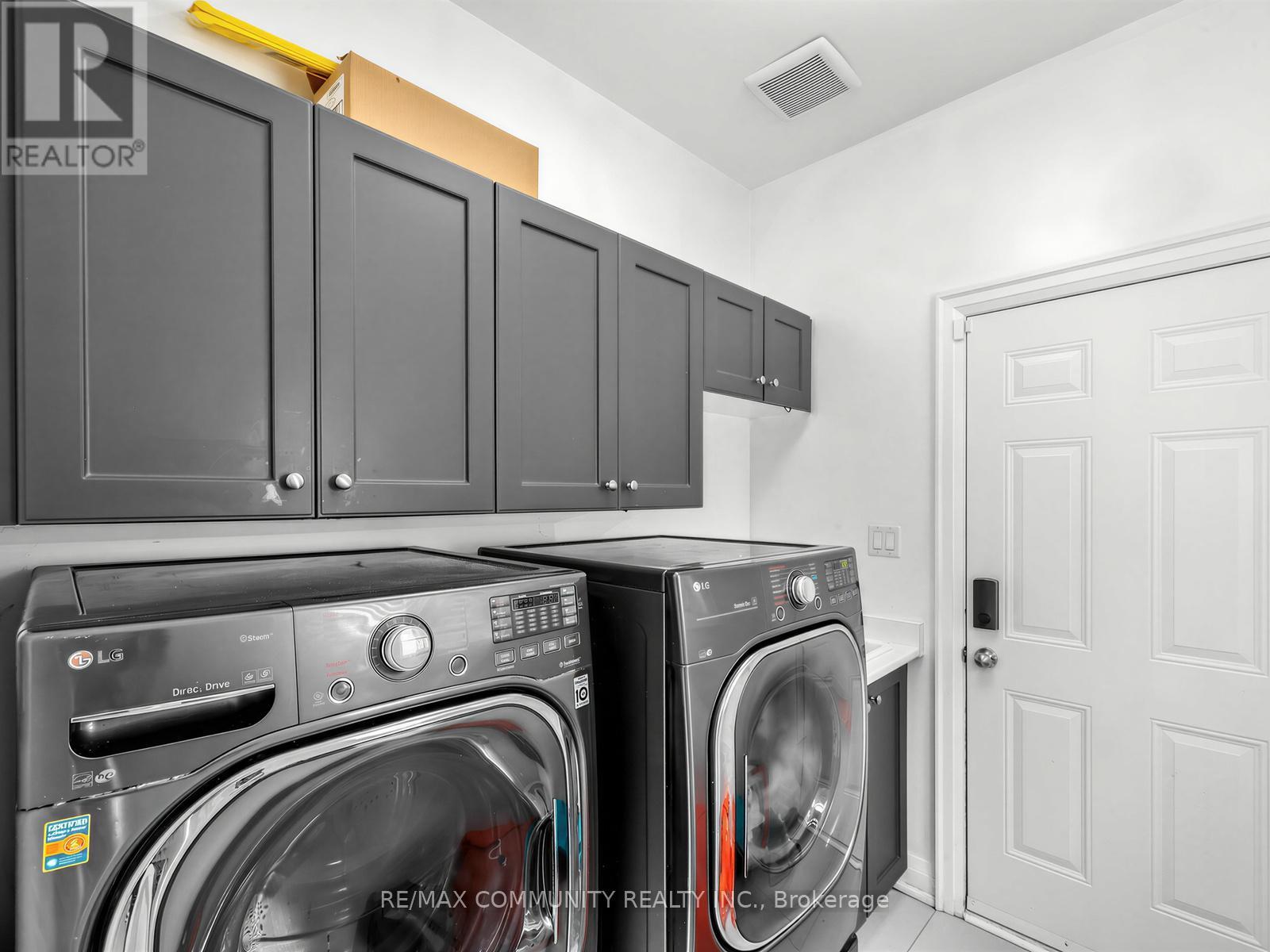 9 Clutterbuck Lane, Ajax, Ontario  L1T 0N6 - Photo 15 - E13042874