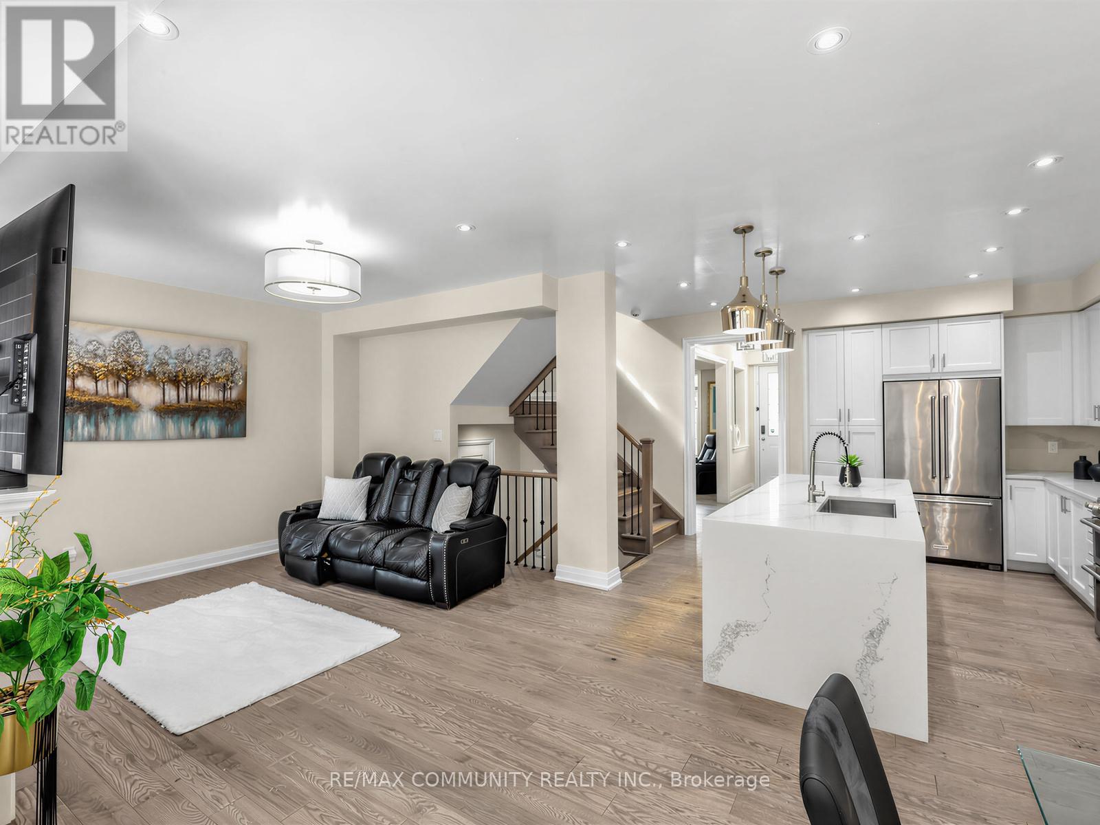 9 Clutterbuck Lane, Ajax, Ontario  L1T 0N6 - Photo 16 - E13042874