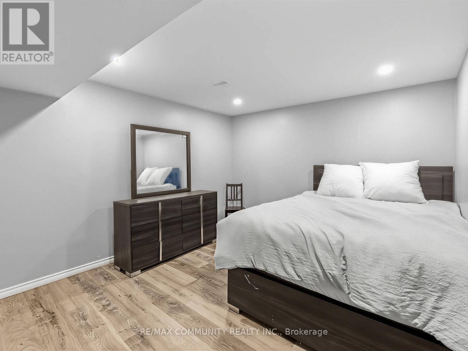 9 Clutterbuck Lane, Ajax, Ontario  L1T 0N6 - Photo 31 - E13042874