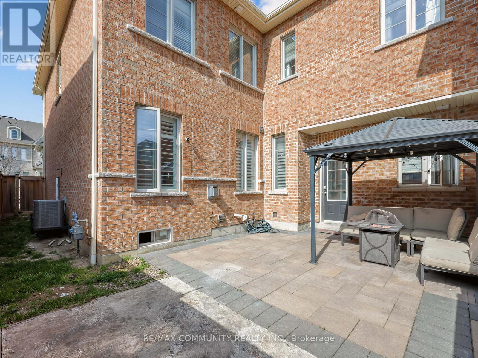 9 Clutterbuck Lane, Ajax, Ontario  L1T 0N6 - Photo 33 - E13042874