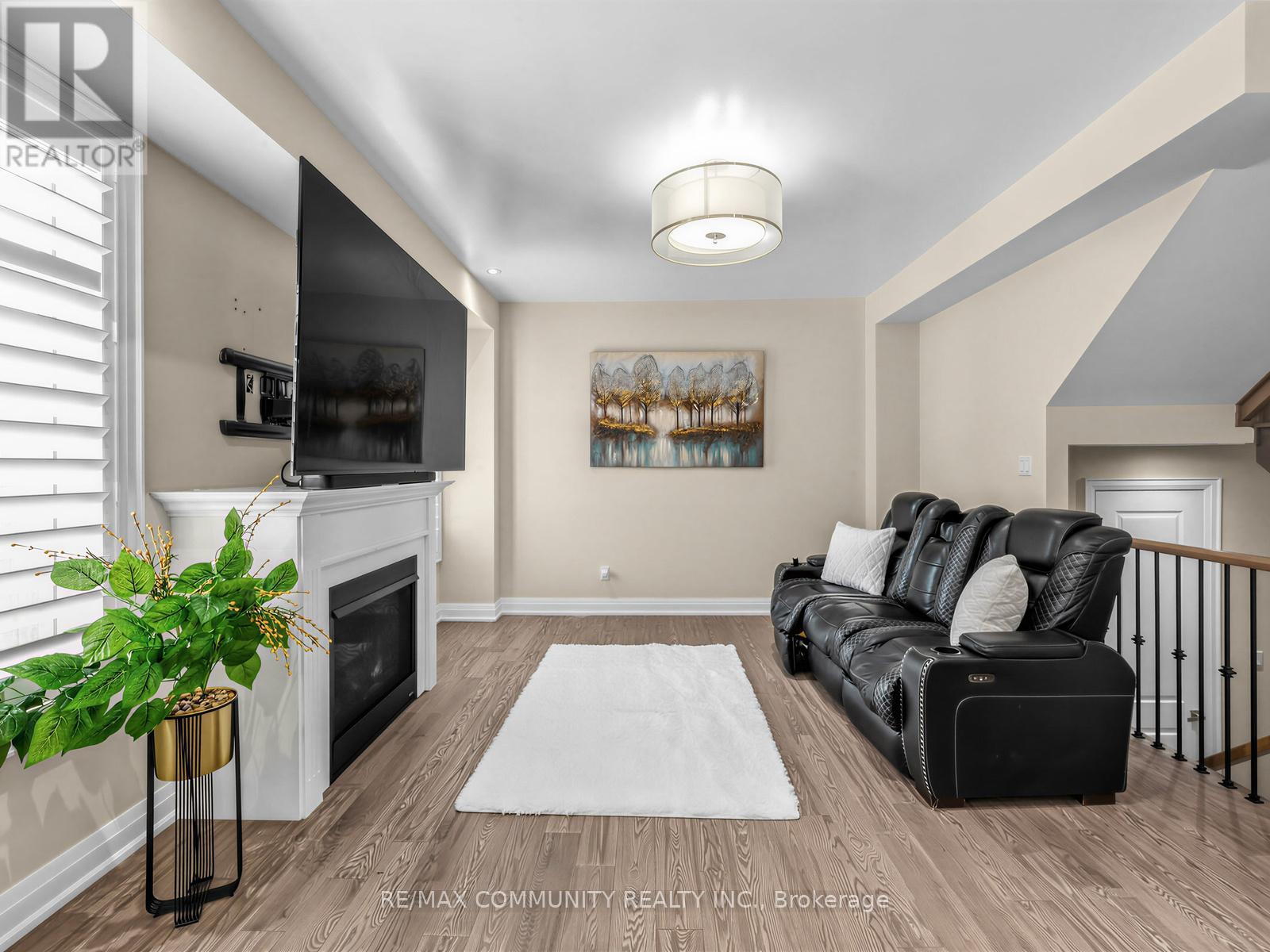 9 Clutterbuck Lane, Ajax, Ontario  L1T 0N6 - Photo 8 - E13042874