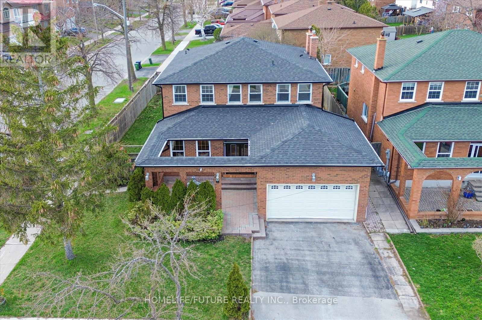 2 LOVEL AVENUE, Toronto, Ontario