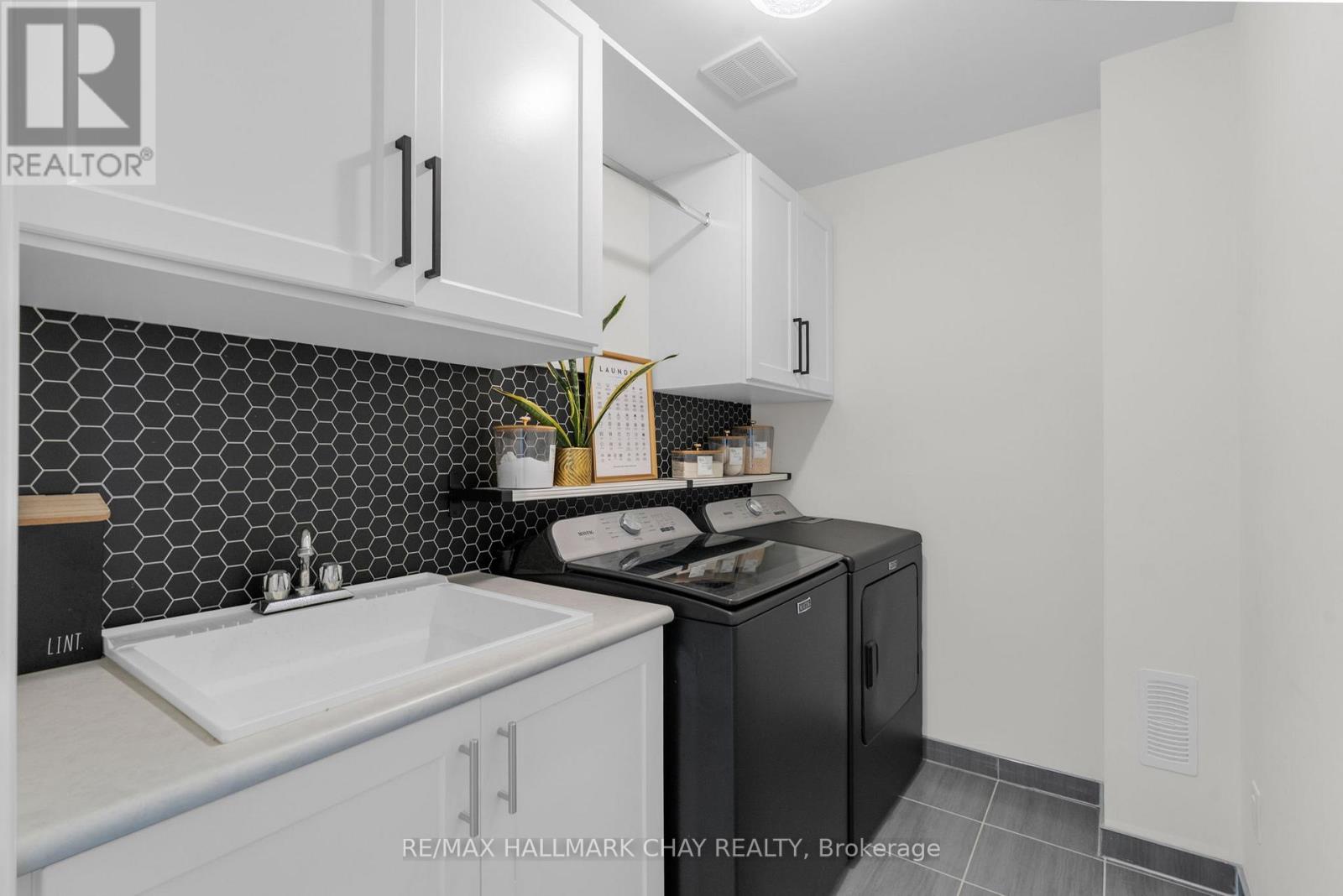 204 Rosanne Circle, Wasaga Beach, Ontario  L9Z 0N3 - Photo 29 - S13037386