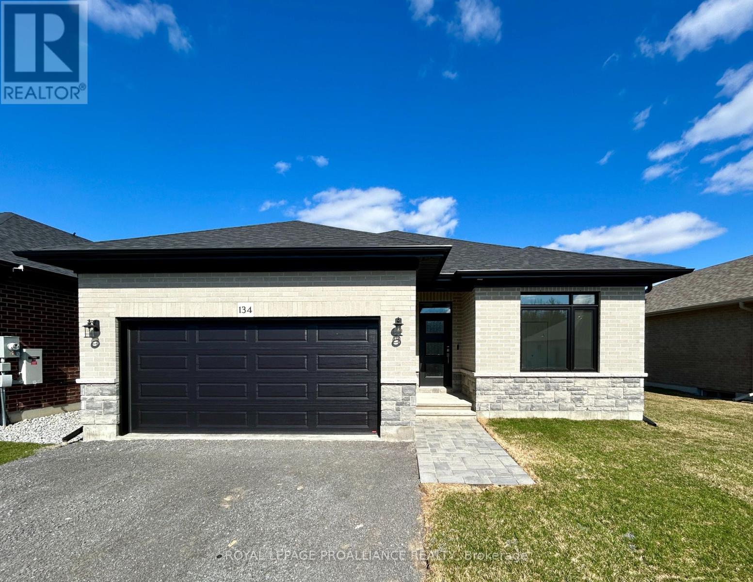 134 STONECREST BOULEVARD, Quinte West, Ontario