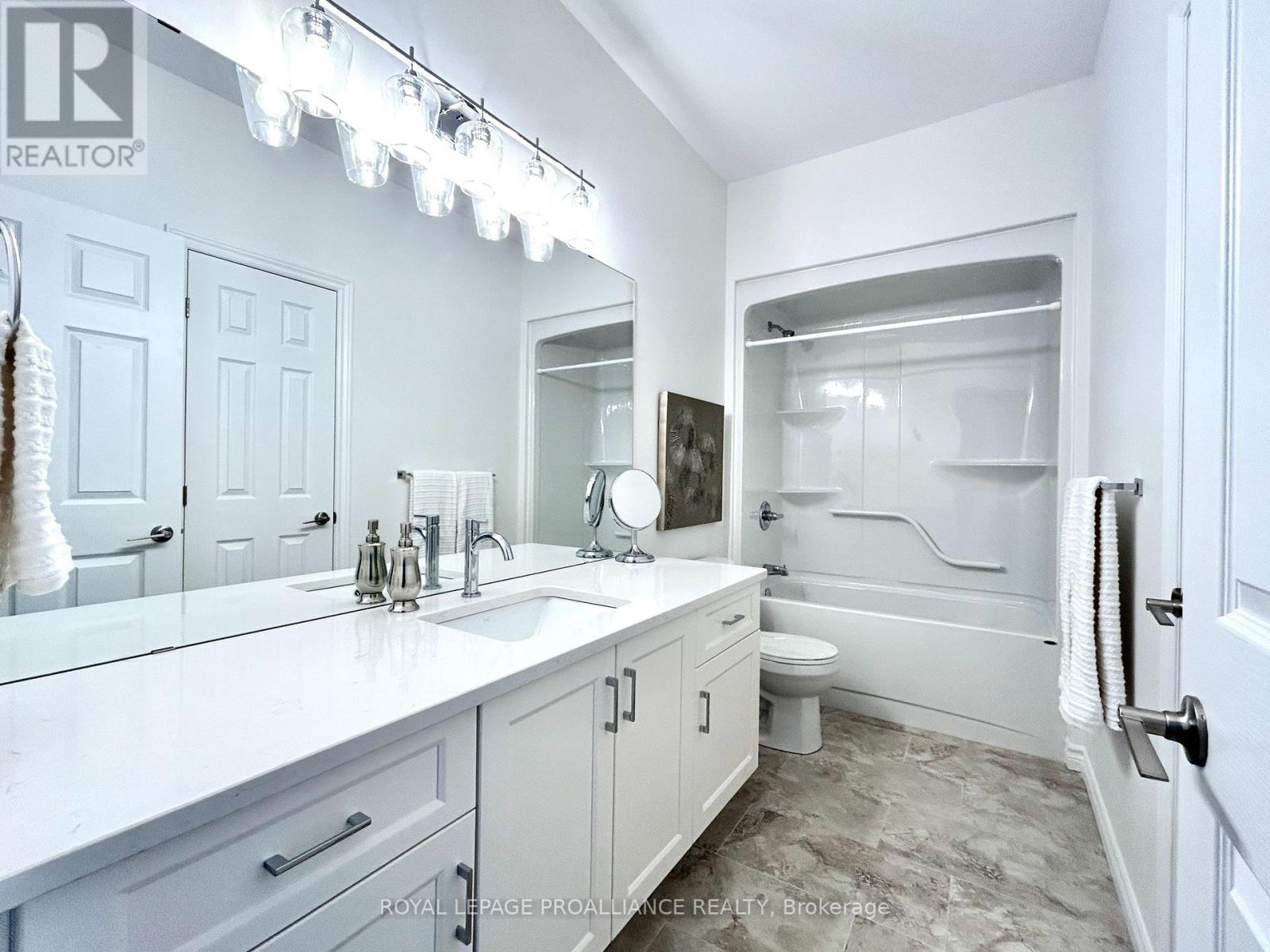 134 Stonecrest Boulevard, Quinte West, Ontario  K8R 0B4 - Photo 15 - X12782970