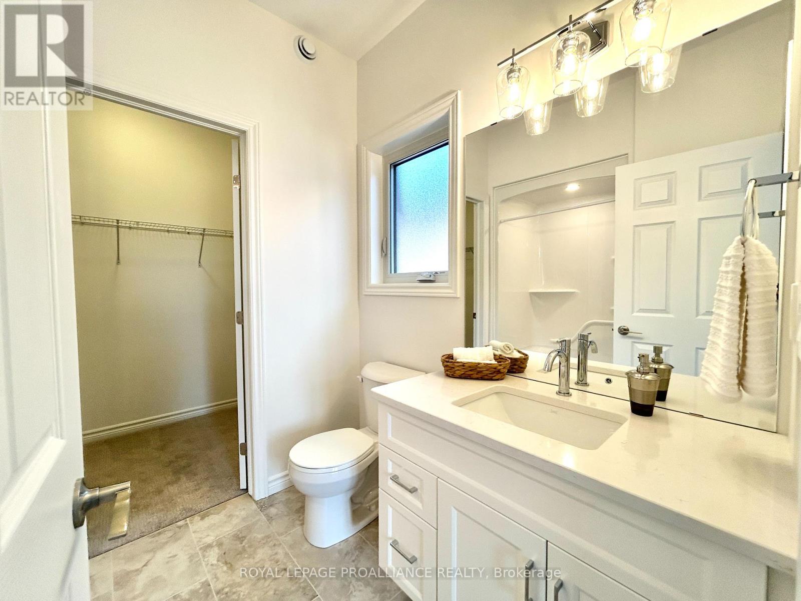 134 Stonecrest Boulevard, Quinte West, Ontario  K8R 0B4 - Photo 11 - X12782970