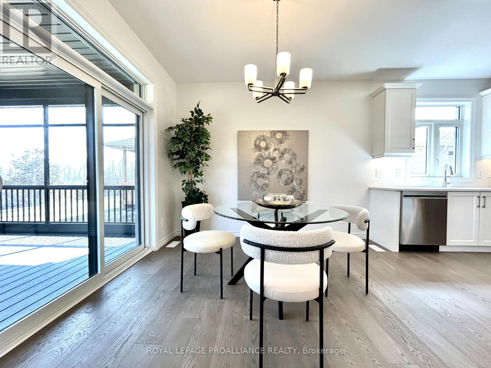 134 Stonecrest Boulevard, Quinte West, Ontario  K8R 0B4 - Photo 4 - X12782970