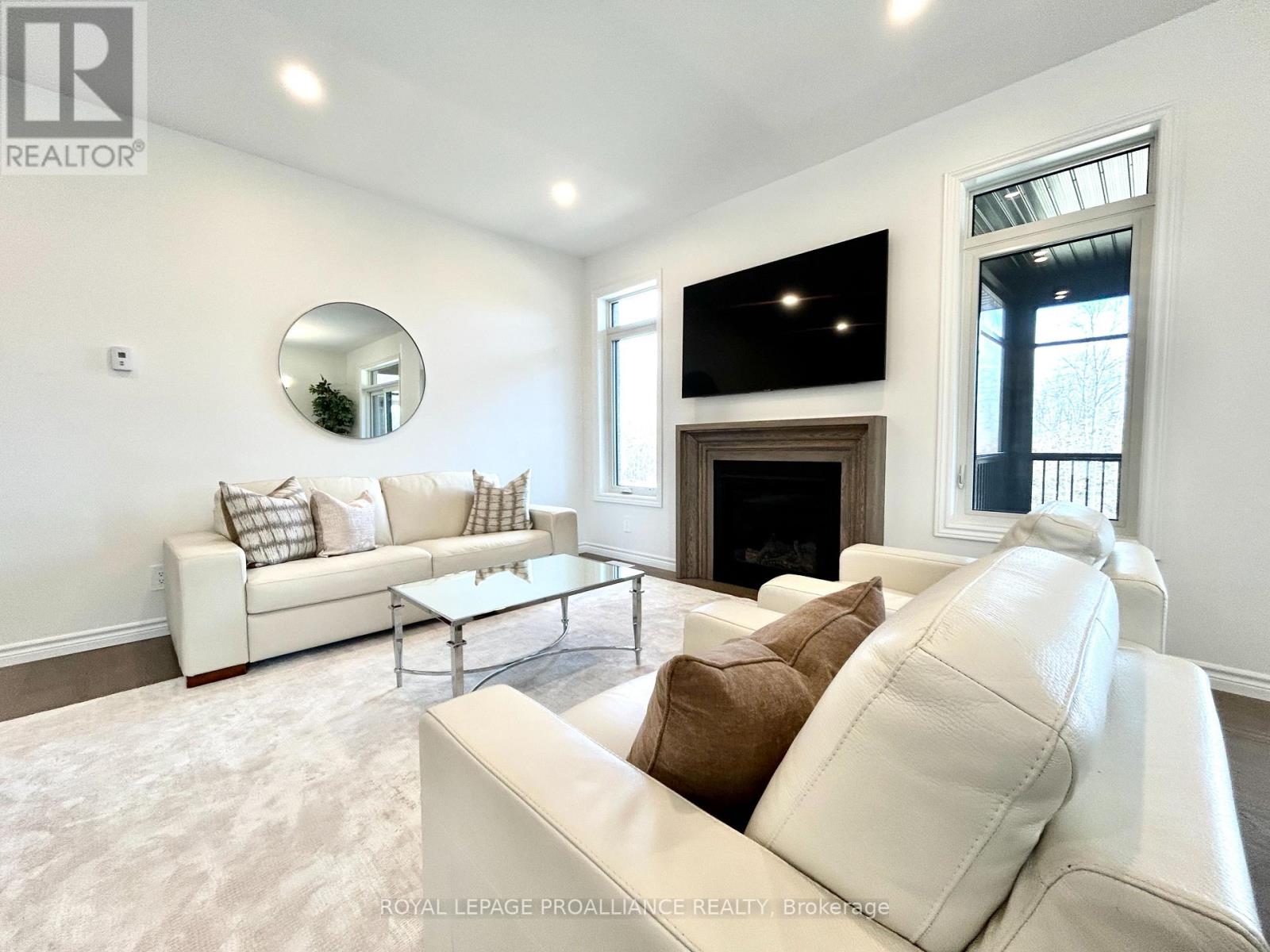 134 Stonecrest Boulevard, Quinte West, Ontario  K8R 0B4 - Photo 9 - X12782970