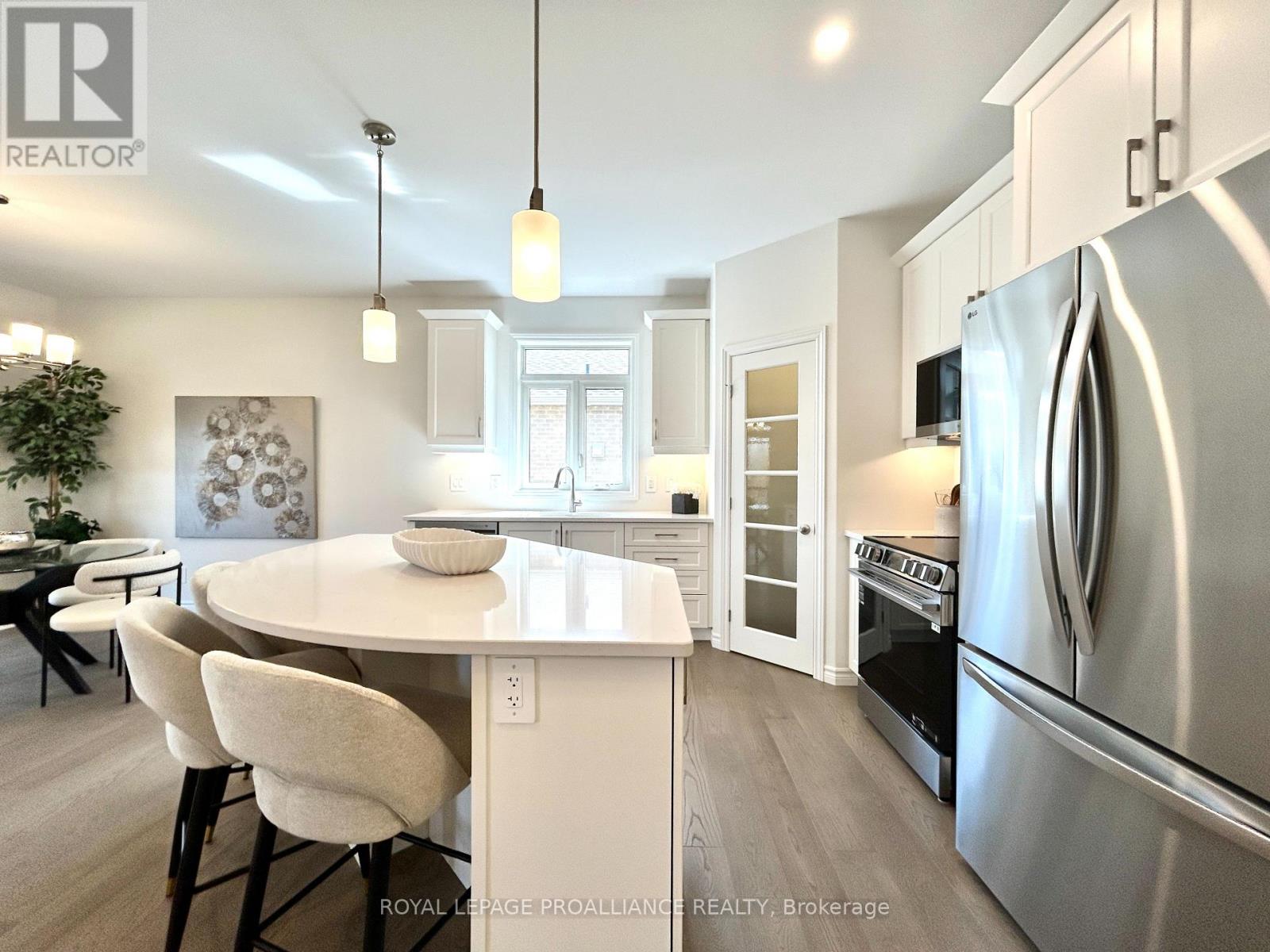 134 Stonecrest Boulevard, Quinte West, Ontario  K8R 0B4 - Photo 6 - X12782970