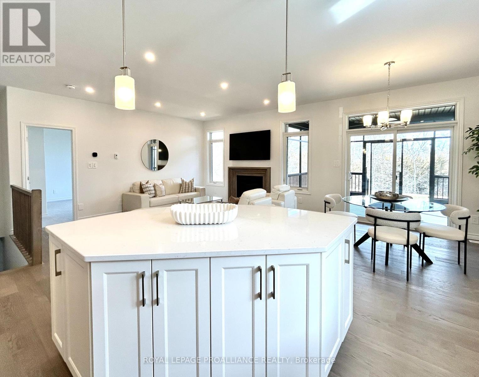 134 Stonecrest Boulevard, Quinte West, Ontario  K8R 0B4 - Photo 7 - X12782970