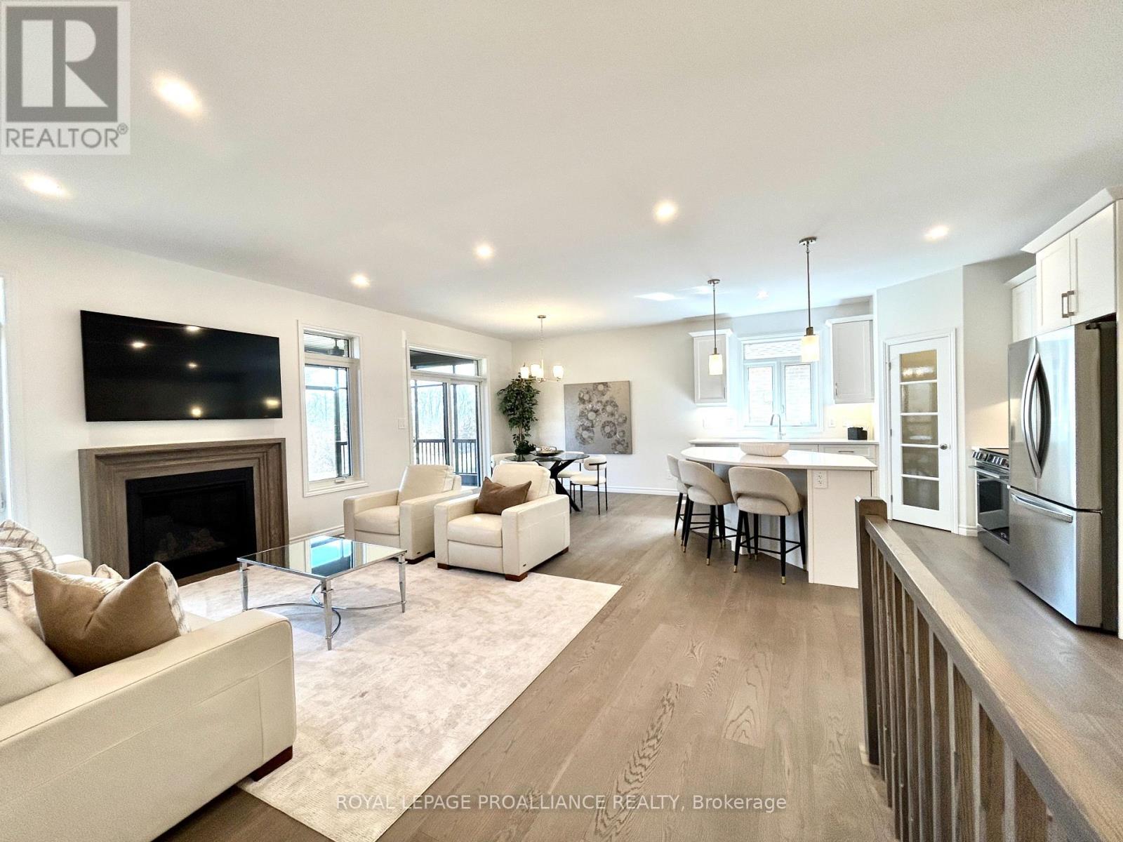 134 Stonecrest Boulevard, Quinte West, Ontario  K8R 0B4 - Photo 3 - X12782970