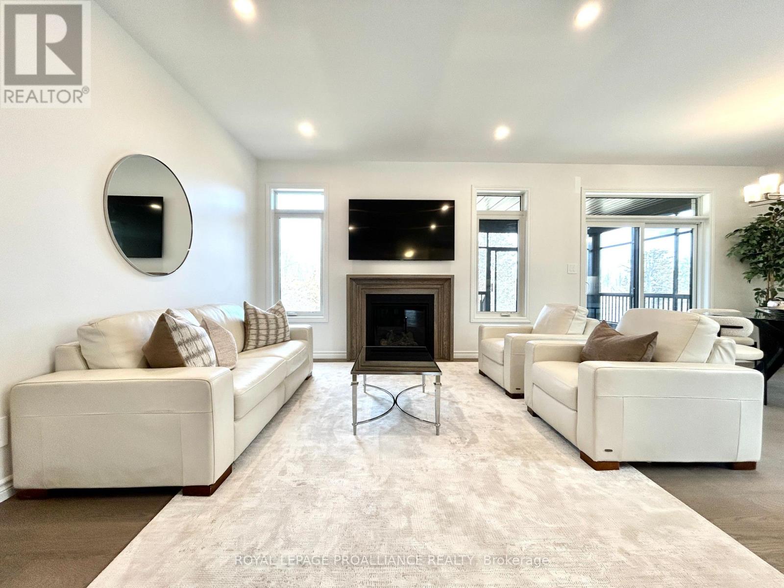 134 Stonecrest Boulevard, Quinte West, Ontario  K8R 0B4 - Photo 8 - X12782970