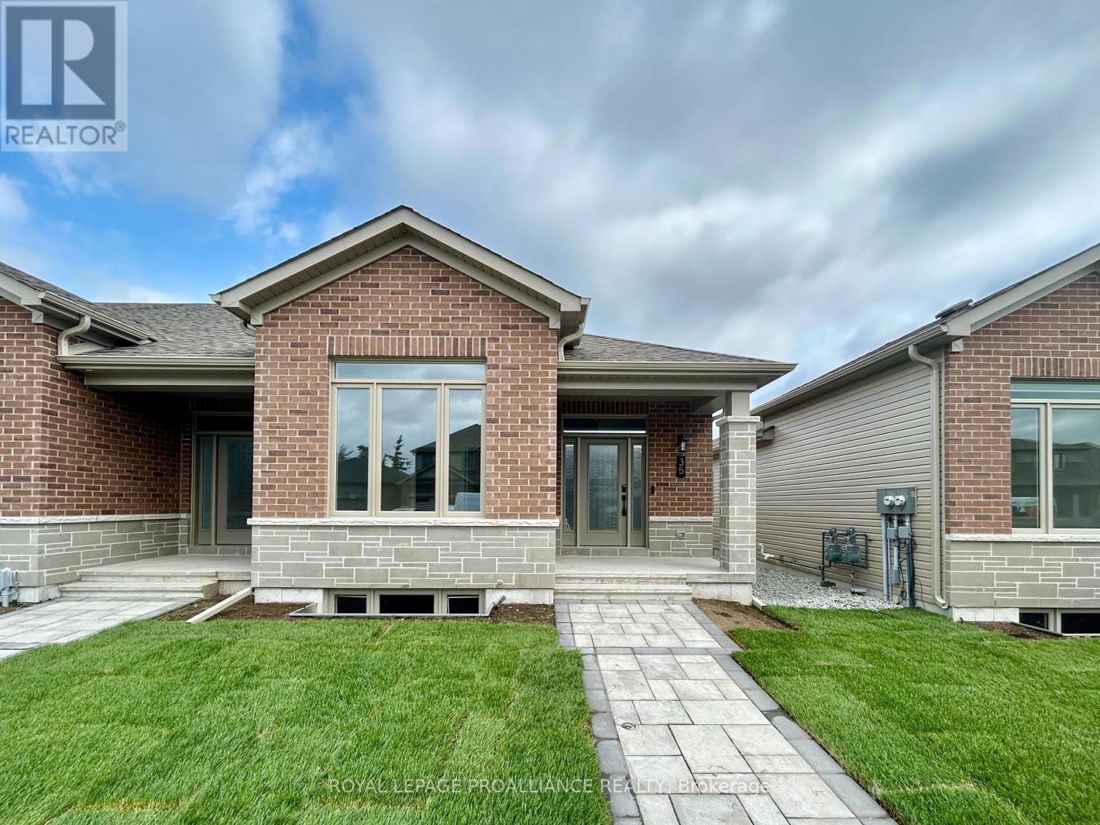 35 ATHABASKA DRIVE, Belleville, Ontario