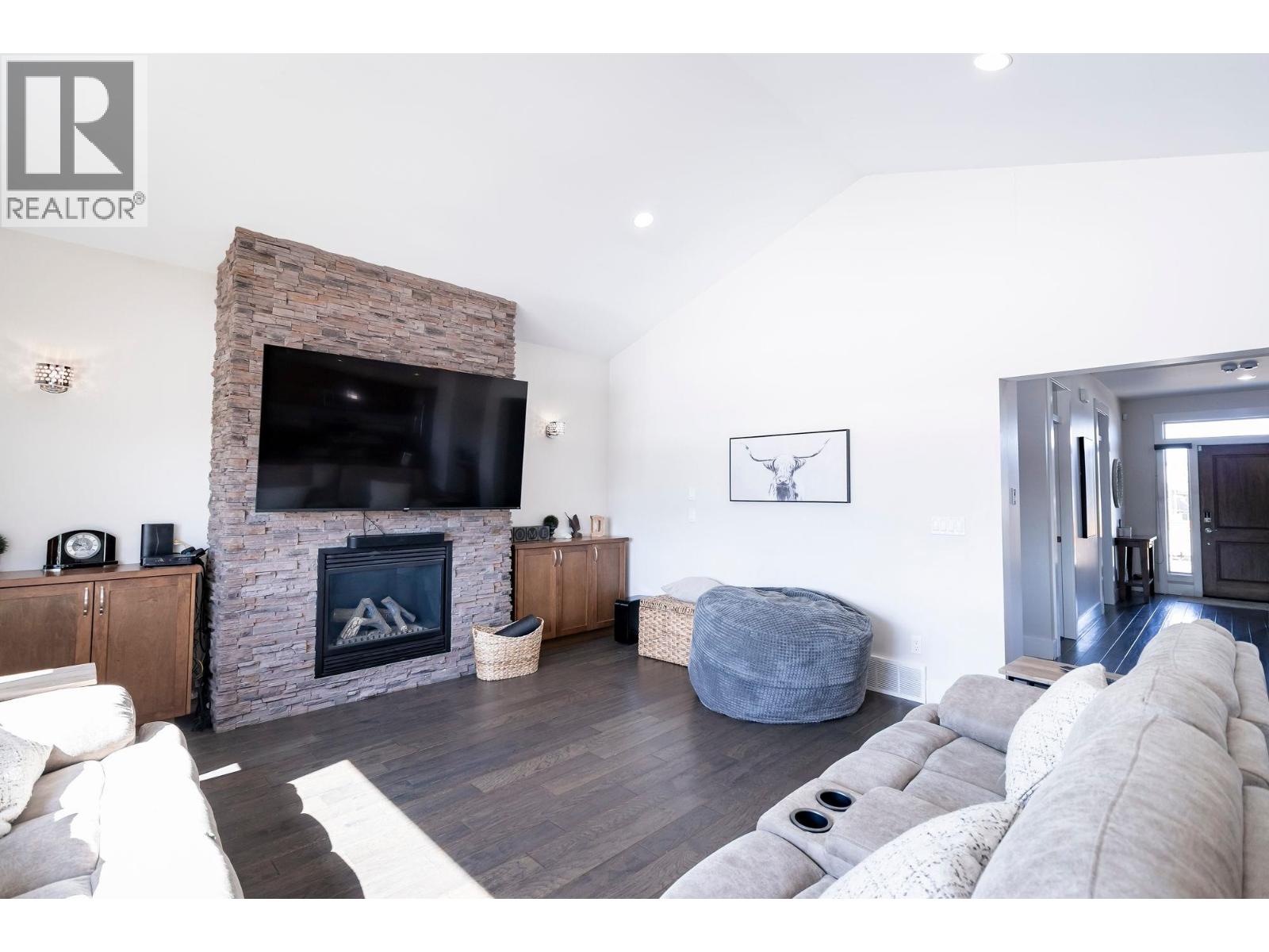 10327 117 Avenue, Fort St. John, British Columbia  V1J 0K3 - Photo 6 - R3115629